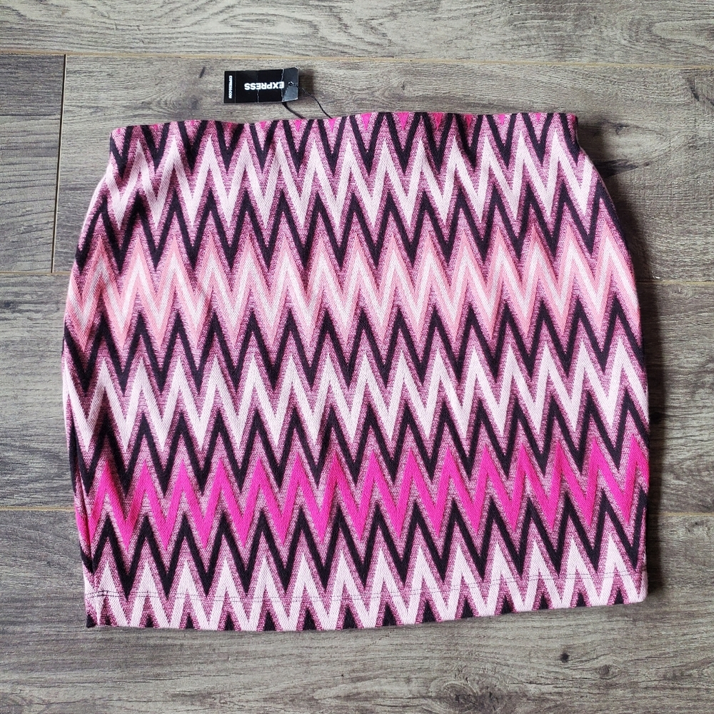Express pink skirt with original tags